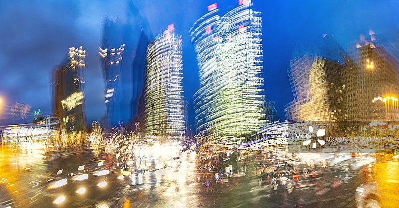 波茨坦广场的抽象动态模糊效果多重曝光图片素材