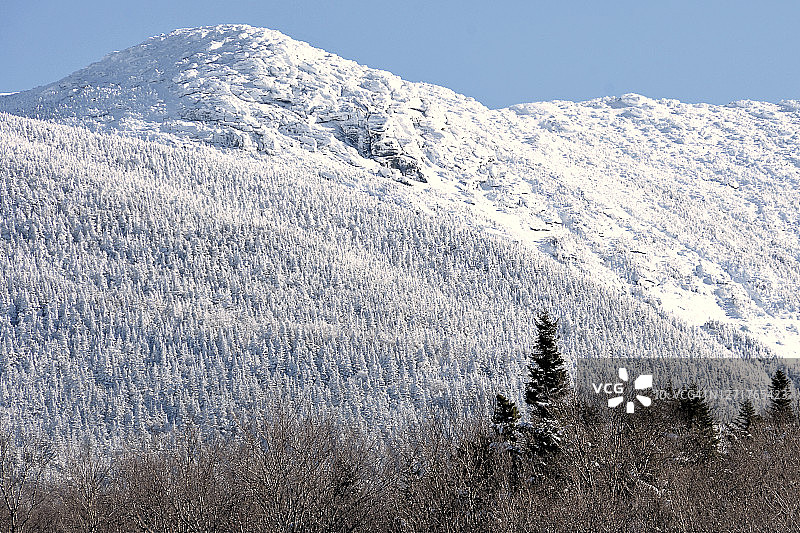 新罕布什尔州拉斐特山上的雪图片素材