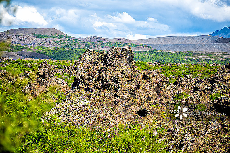 冰岛米湖附近克拉夫拉山的绿色景观图片素材