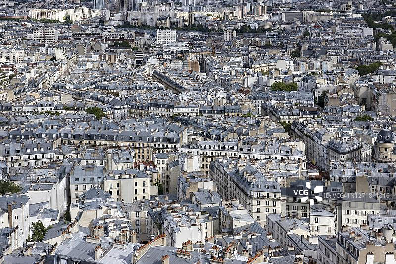 从圣心大教堂眺望蒙马特城市景观，法国巴黎图片素材