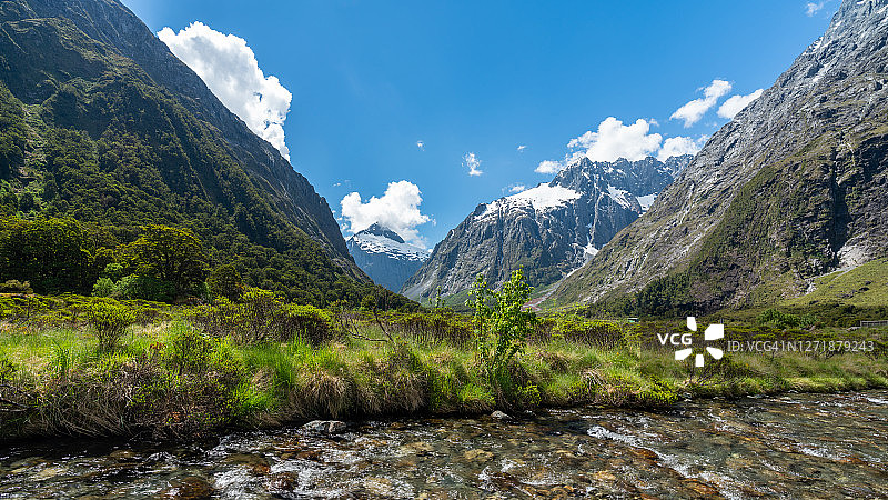 峡湾国家公园霍利福德山谷图片素材