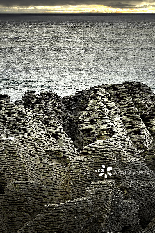 新西兰南岛西海岸普纳凯基的薄饼岩景色图片素材