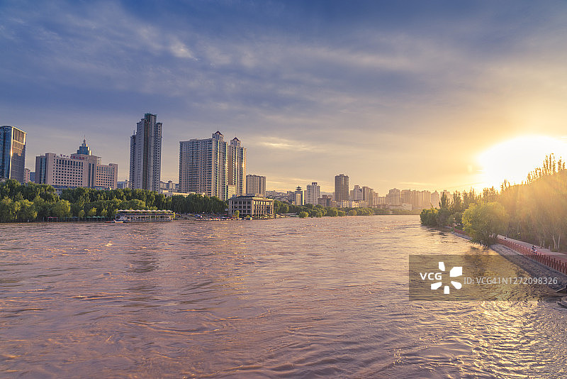 兰州中山桥城市日落图片素材