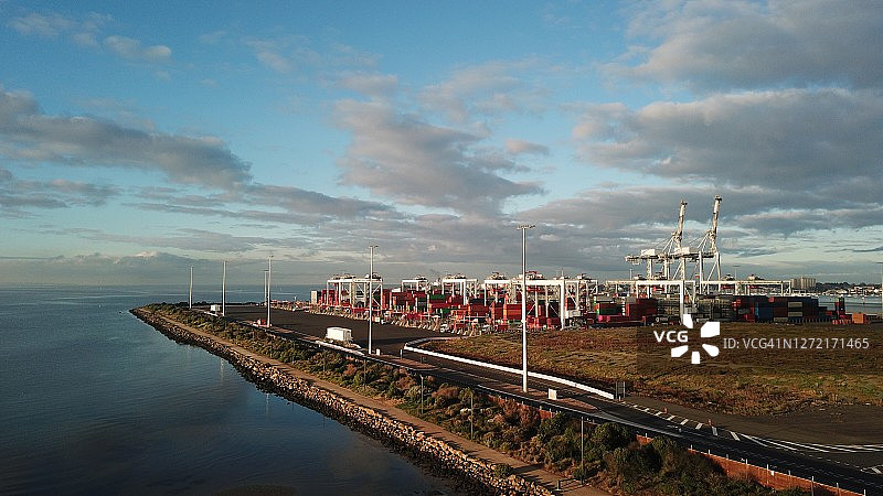 充满活力的集装箱图片素材