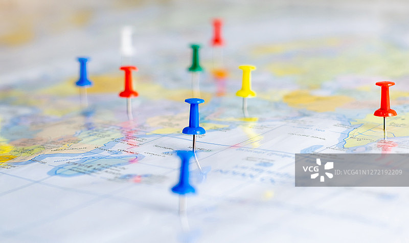 世界地图上的图钉图片素材