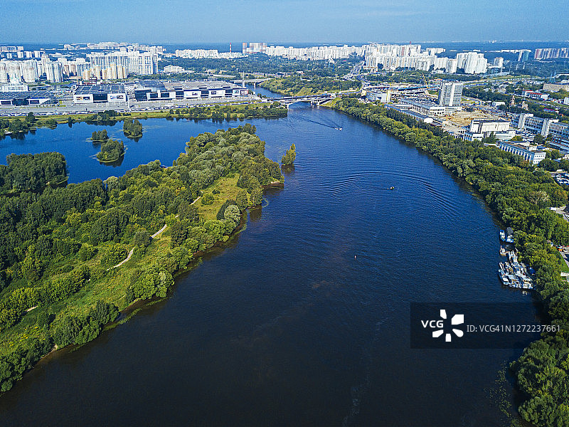 俄罗斯莫斯科州：莫斯科河及周边城市夏季航拍图片素材