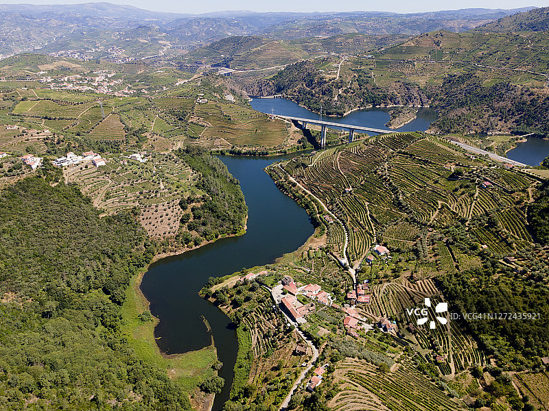 瓦罗萨大坝流域的杜罗河谷图片素材