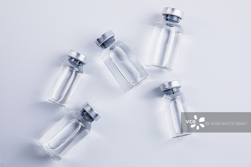 疫苗或药物小瓶的俯视照片图片素材