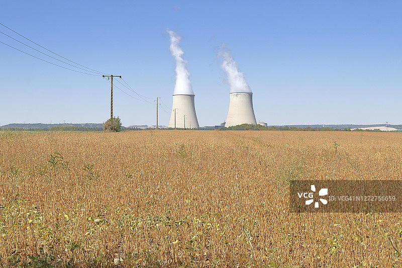 塞纳河畔诺让核电站干旱景象图片素材