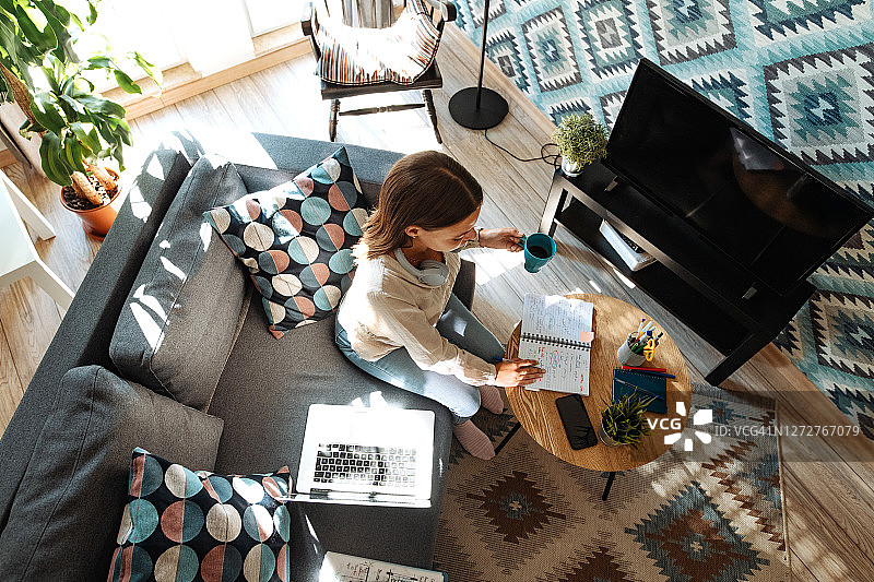 疫情期间的视频通话友谊图片素材