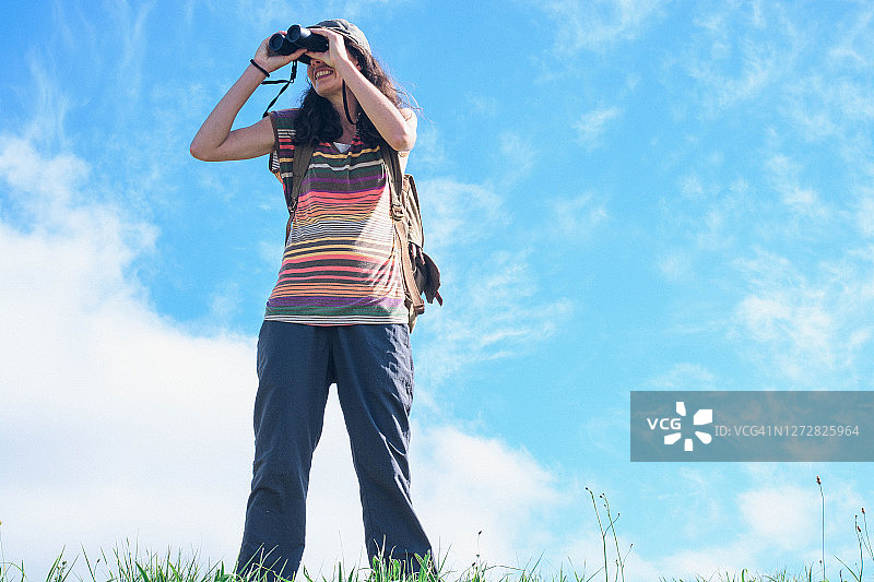 享受户外和大自然的女人图片素材