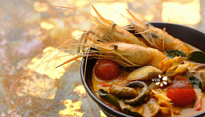 享誉国际的泰式椰汁辣汤“冬阴功”图片素材