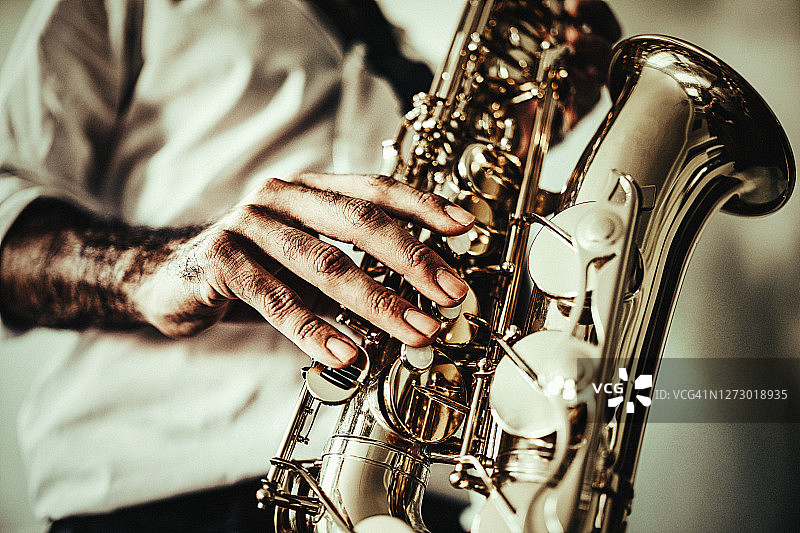 萨克斯演奏者图片素材
