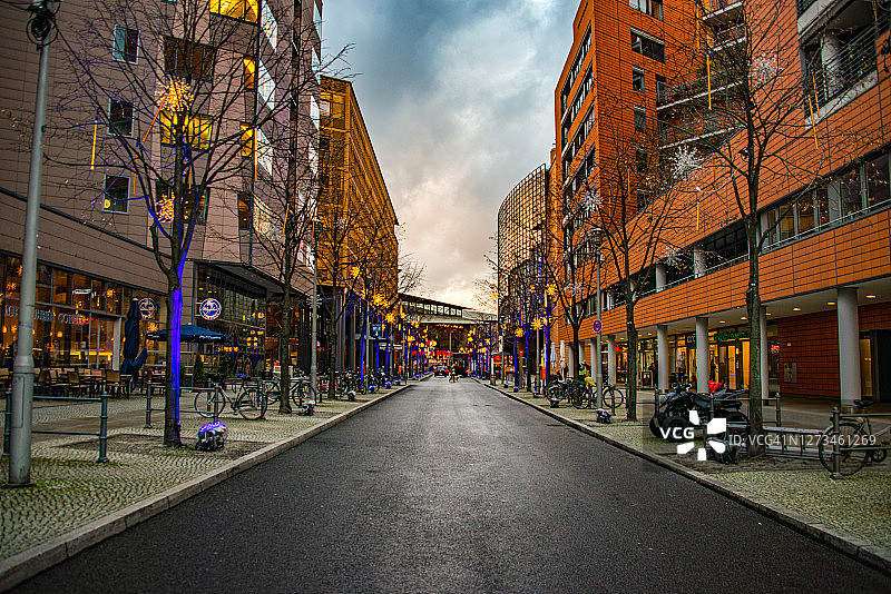 德国柏林波茨坦广场（蒂尔加滕）的冬季世界图片素材