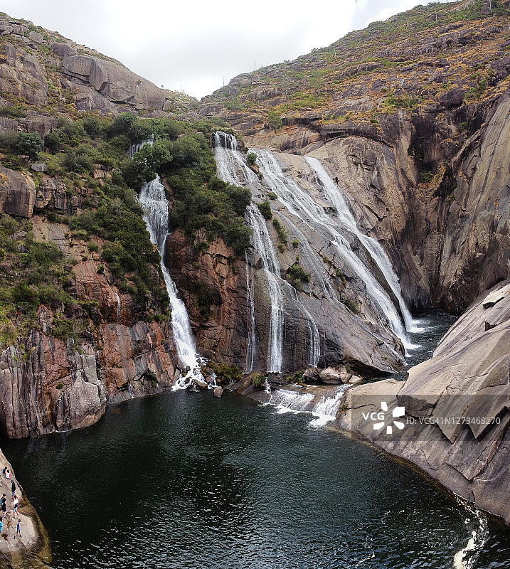 埃扎罗瀑布图片素材