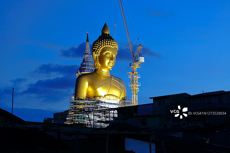 泰国曼谷巴空寺在建的巨型佛像图片素材