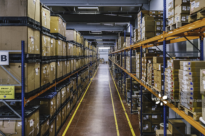 空旷的工业材料仓库景观图片素材