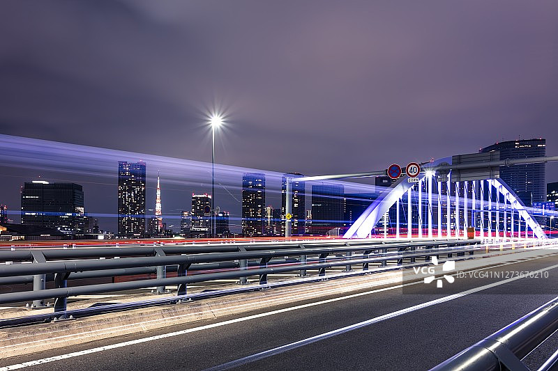 东京夜景：市中心与交通（日本）图片素材