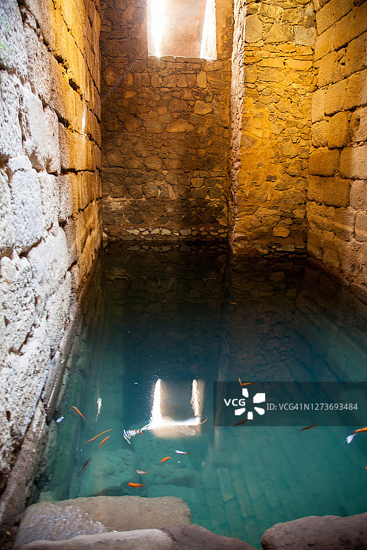 梅里达城堡中的蓄水池图片素材