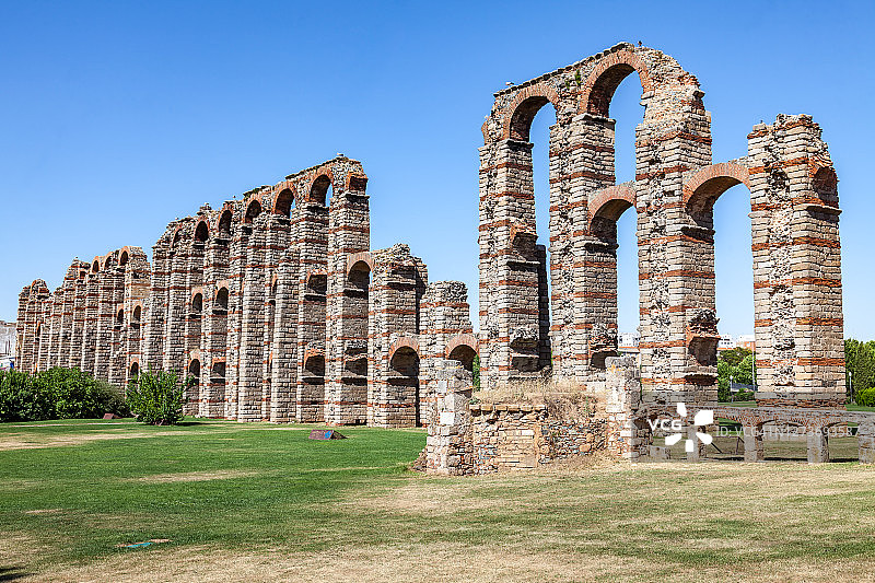 洛斯米拉格罗斯古罗马输水渠桥废墟图片素材