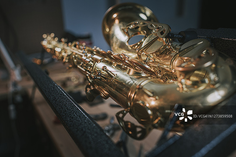 中音萨克斯管乐器图片素材