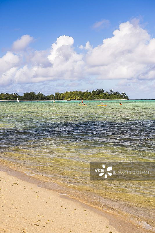 拉罗汤加岛划桨和皮划艇运动（带文案空间）图片素材