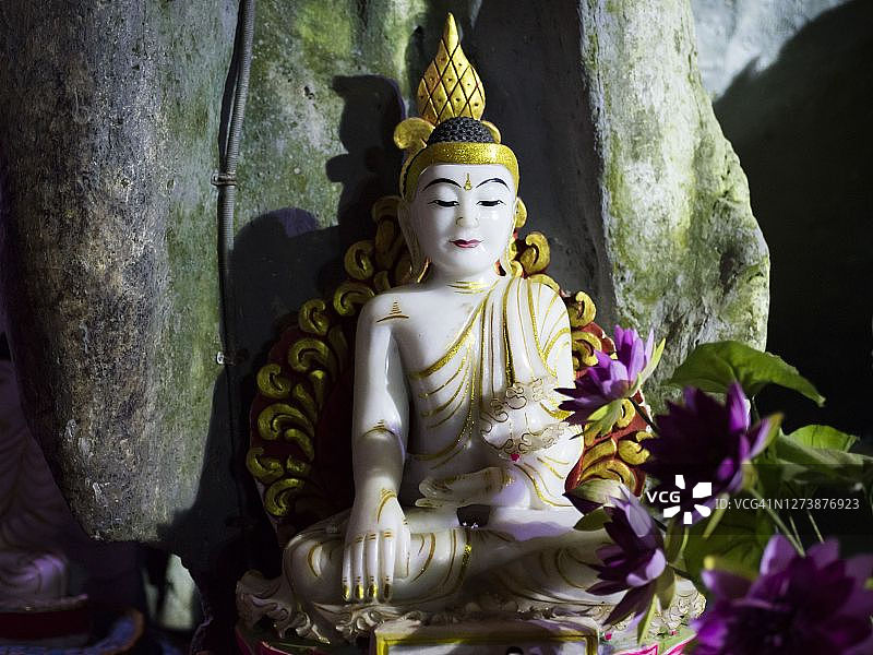 缅甸掸邦宾达亚石窟节图片素材