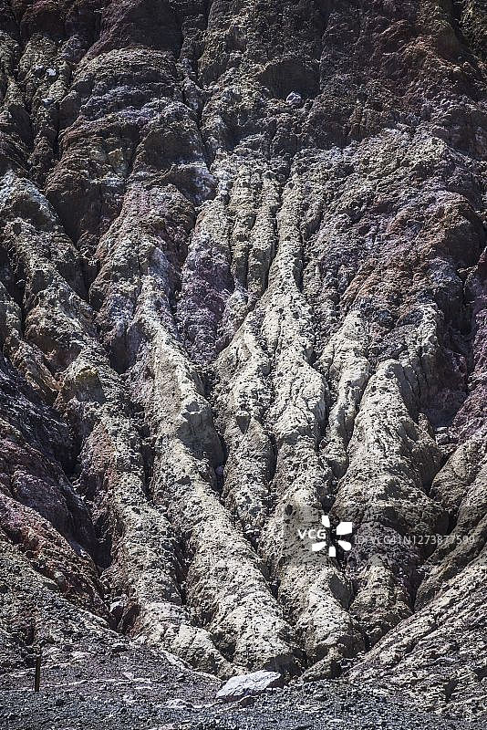新西兰北岛丰盛湾怀特岛火山的火山岩地貌，该火山为活火山图片素材