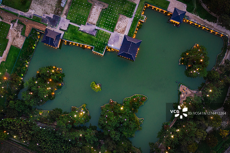 东宫和月池（雁鸭池）日落鸟瞰图图片素材