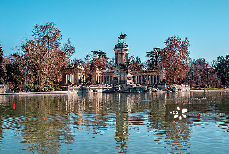 阿方索十二世国王纪念碑图片素材