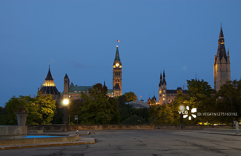 加拿大渥太华夜间议会大厦图片素材