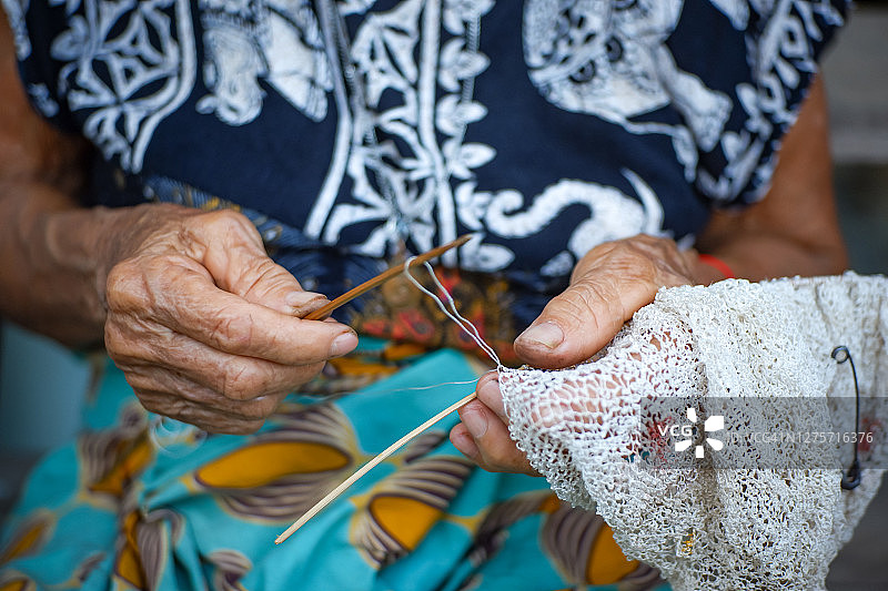 手工渔网捕鱼设备图片素材