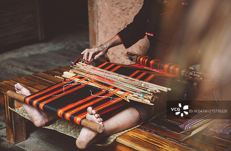 中国黎族少数民族的编织技艺图片素材