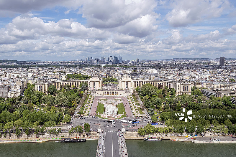 从埃菲尔铁塔看到的巴黎景色图片素材
