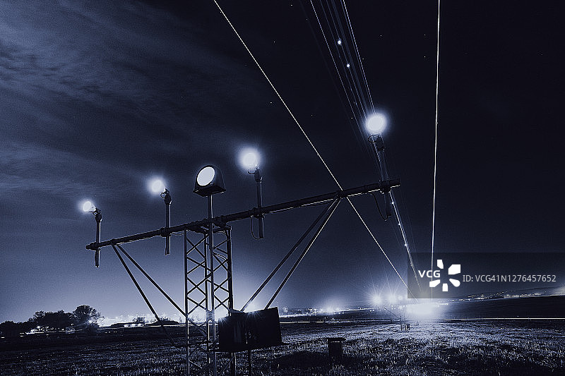 夜间机场信号图片素材