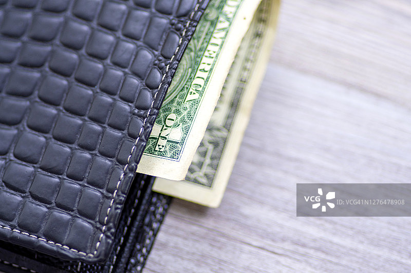 带有纸币的钱包图片素材