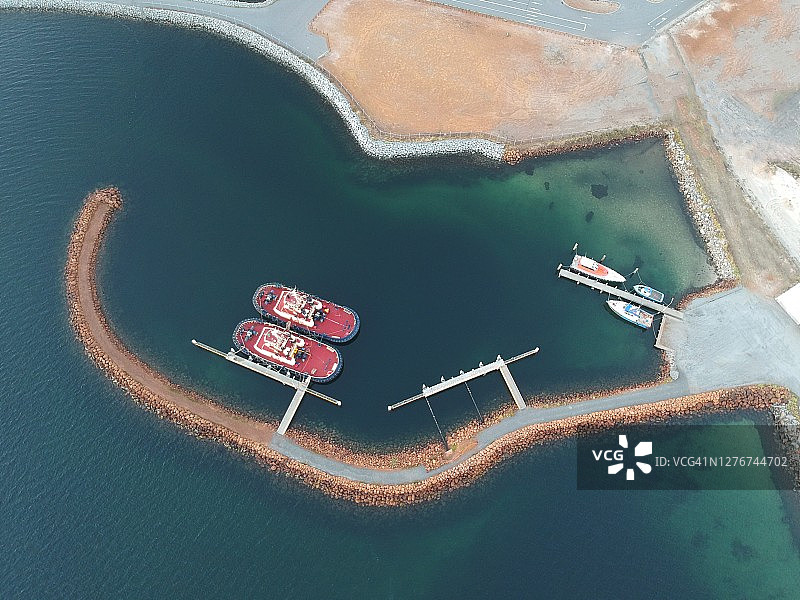 港口内停靠的船只图片素材