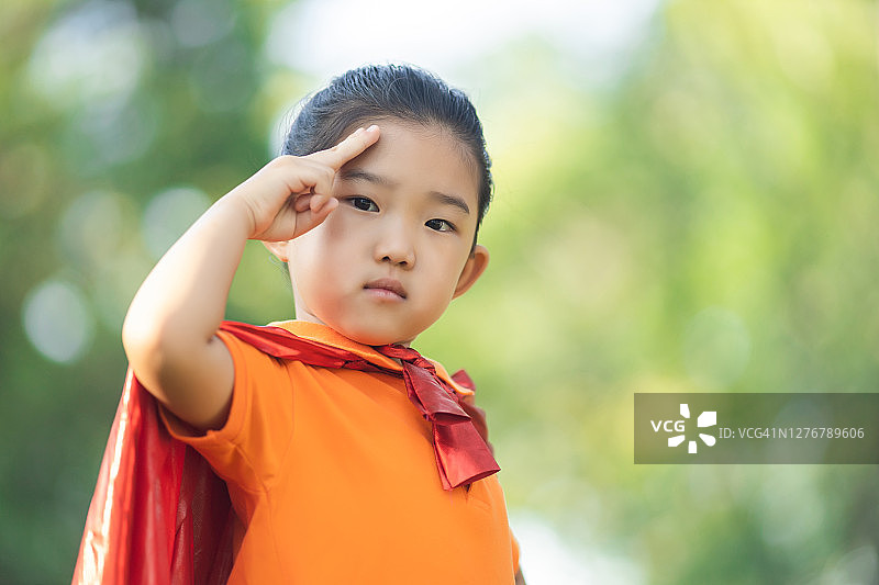 超级女侠敬礼图片素材
