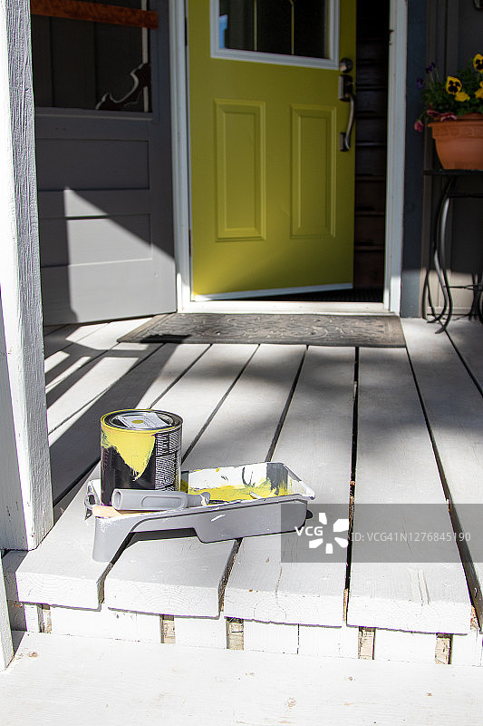 新粉刷的门图片素材