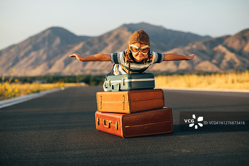 男孩幻想旅行图片素材