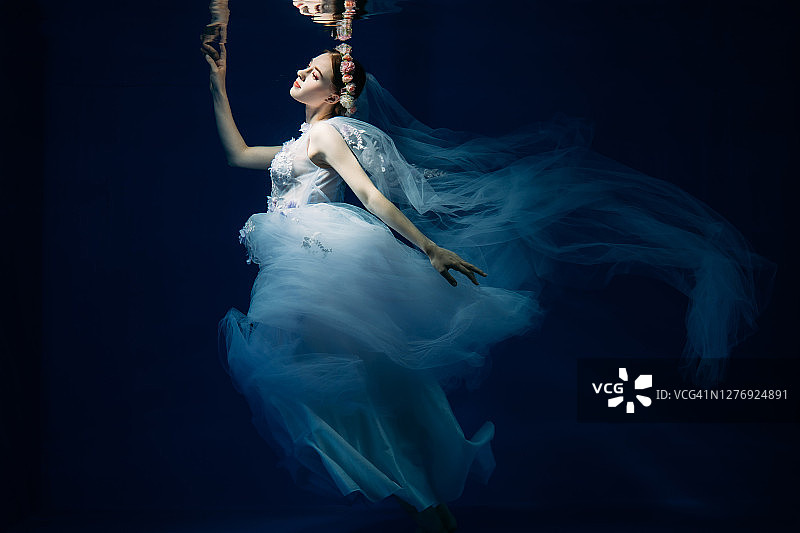 水下女人图片素材