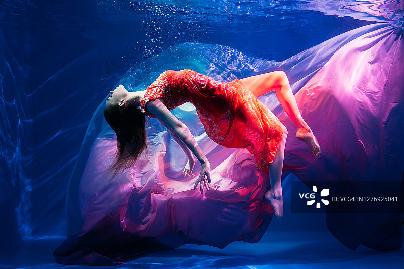 水下女人图片素材