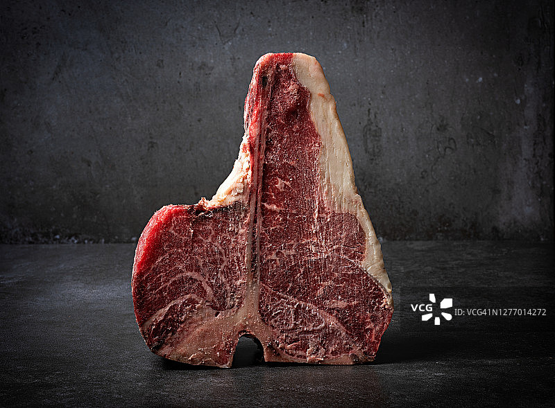 生T骨牛排图片素材