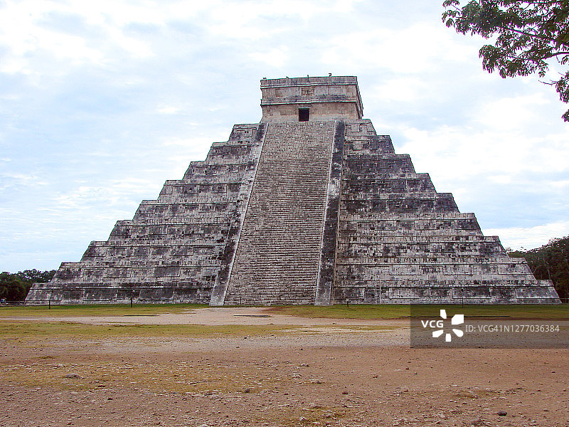 奇琴伊察古老的阿兹特克金字塔图片素材