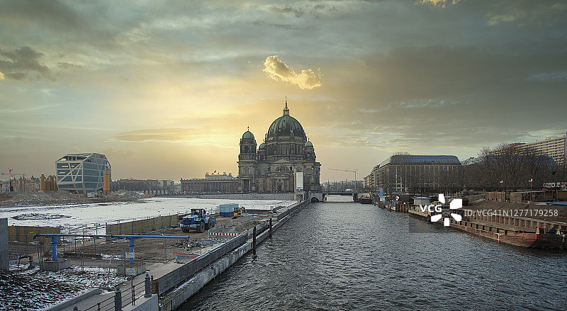 柏林洪堡论坛与柏林大教堂图片素材
