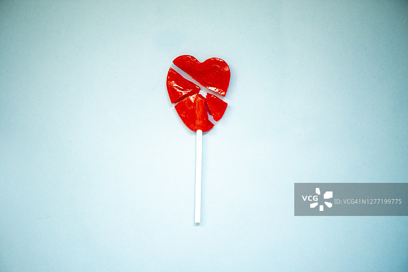破碎的心形棒棒糖图片素材