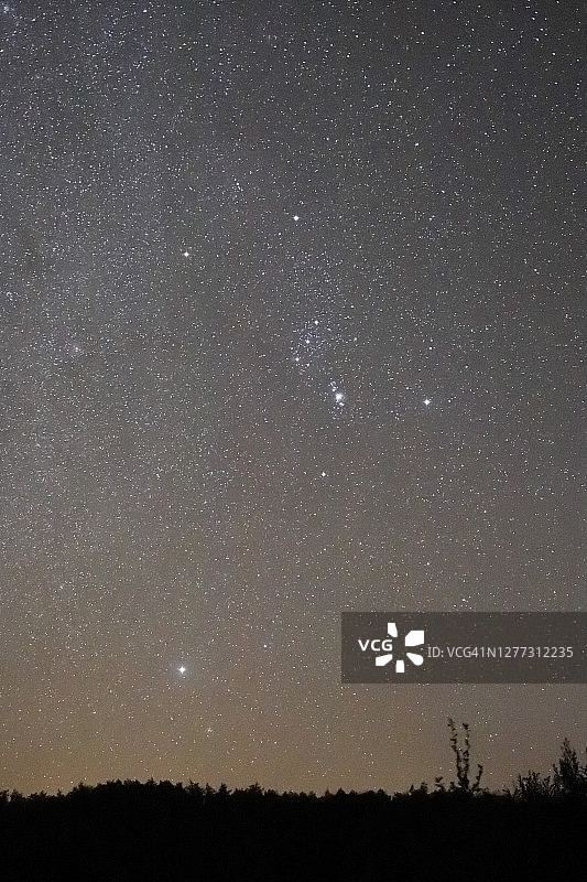 法国勃艮第的秋季星夜图片素材