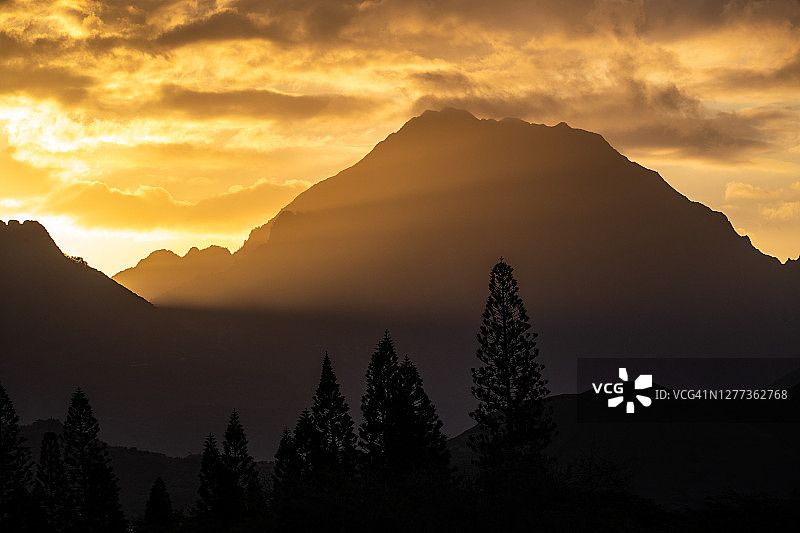 夏威夷群山日落图片素材