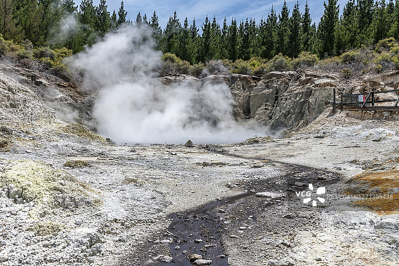 新西兰托卡奴温泉池图片素材