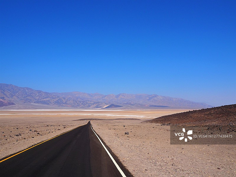 美国加利福尼亚州死亡谷的魔鬼高尔夫球场图片素材